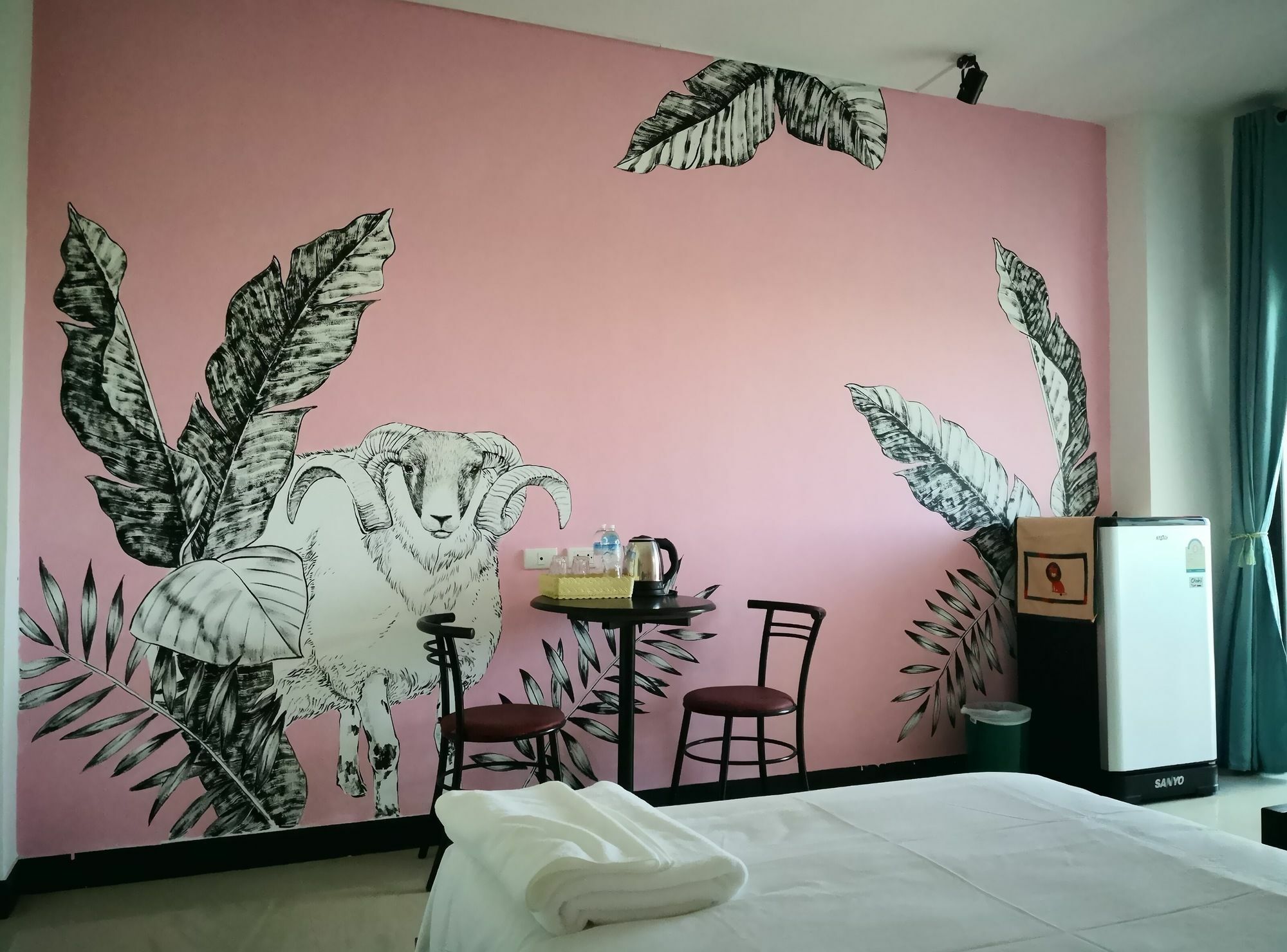 Shanmen Art House Phuket Patong Exteriör bild
